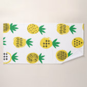 Motif sans ananas. Design enfant.  (Serviette de bain)