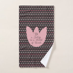 Motif Tulipe rose simple avec arrière - plan foncé