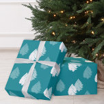 Motif turquoise White Christmas Tree<br><div class="desc">Ce simple rouleau d'emballage motif d'arbre de Noël présente un design turquoise et blanc moderne. Une façon unique d'envelopper vos vacances présente cette saison festive. Vous pouvez modifier la couleur de l'arrière - plan à n'importe lequel de vos choix.</div>
