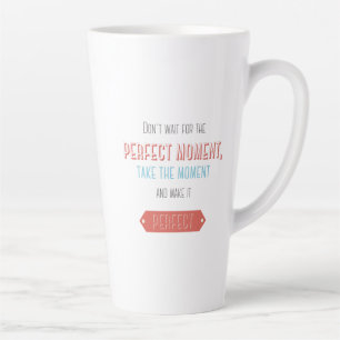 Motiverende typografische retro stijl latte mok