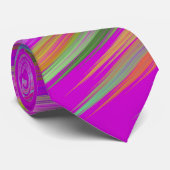 Motley abstracte strepen op de kleur van de fuchsi stropdas (Opgerold)