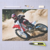 Motocross rijder gooit kussen tissuepapier (Craft)