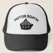 Motor Boatin' Trucker Hat – Fun Sarcastic Pet (Voorkant)