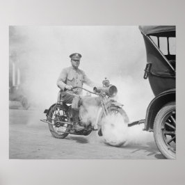 Motorcycle politieman on Duty, 1923.  foto Poster