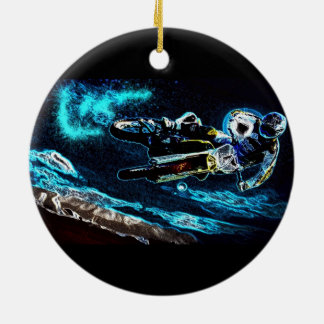 motorfietser met motorfietswiel keramisch ornament