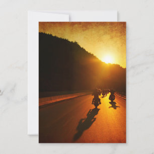 Motorrijwielen bij zonsondergang