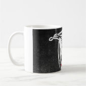 "Mouche sur noir" Truite classique Voler Mug (Gauche)