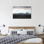 Mount Fitz Roy en Andes Range Canvas Afdruk (Insitu (Slaapkamer))