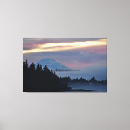 Mount Rainier bij zonsopgang op Oakland Bay, WA Canvas Afdruk
