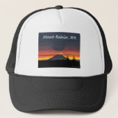 Mount Rainier en zijn schaduw Trucker Pet (Voorkant)