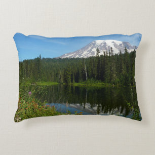 Mount Rainier-meerreflectie met wilde bloemen Accent Kussen