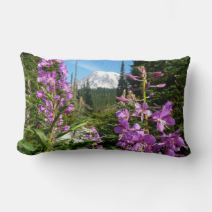 Mount Rainier tussen paarse Phlox bloemen Kussen
