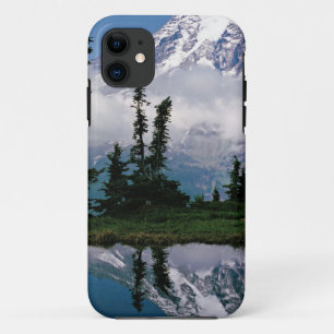 Mount Rainier weerspiegeld in een bergmeer iPhone 11 Hoesje