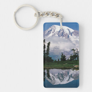Mount Rainier weerspiegeld in een bergmeer Sleutelhanger
