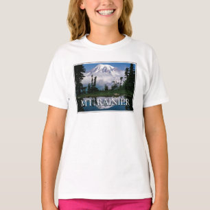 Mount Rainier Weerspiegeling in een bergvijver T-shirt