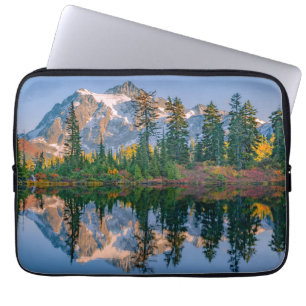 Mount Shuksan weerspiegeld in Reflection Lake Laptop Sleeve