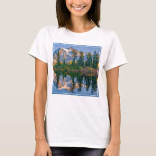 Mount Shuksan weerspiegeld in Reflection Lake T-shirt