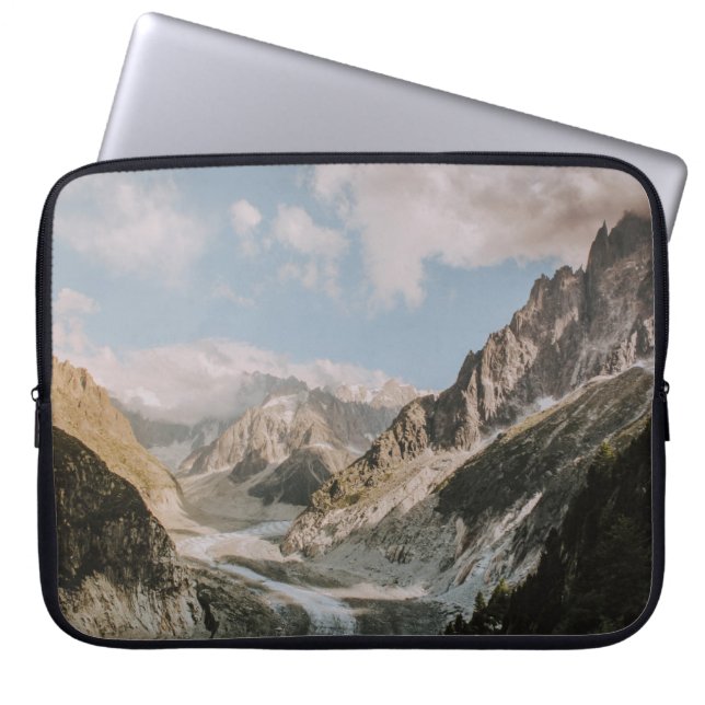 MOUNTAIN RANGES LAPTOP SLEEVE (Voorkant)