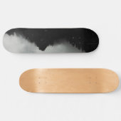 Mountain Skyline in Black en White Skateboard (Horizontaal)