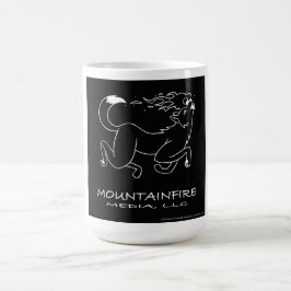 MountainFire Coyote White op zwarte achtergrond Mo Koffiemok