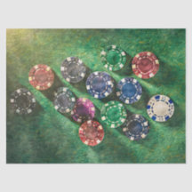 Jetons de poker sur fond vert, papier mouchoir de
