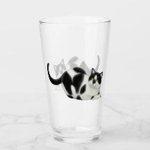 Moxie le verre blanc noir de boissons de chat de