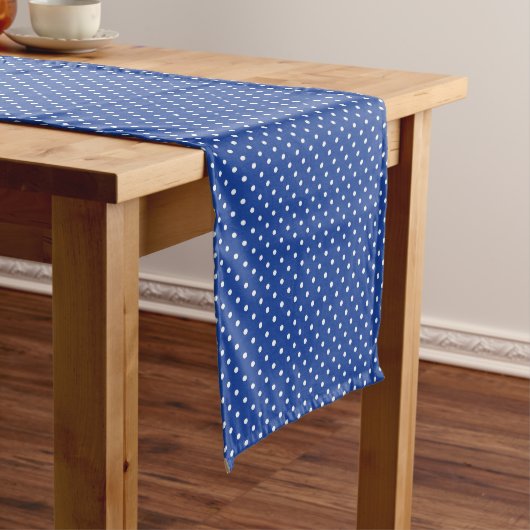 Moyen Chemin de table à pois (In Situ)