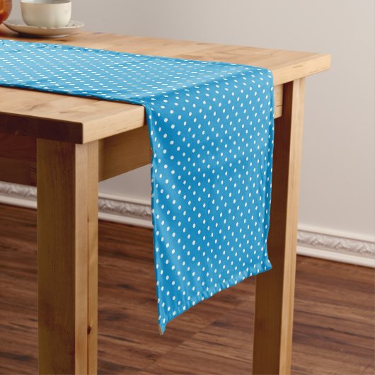 Moyen Chemin de table à pois (In Situ)