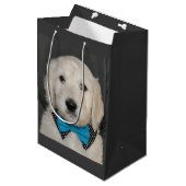 Moyen Chiot de Goldendoodle dans le sac de cadeau de (Devant Angle)