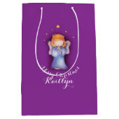 Moyen La petite fille mignonne prient le sac de cadeau (Devant)