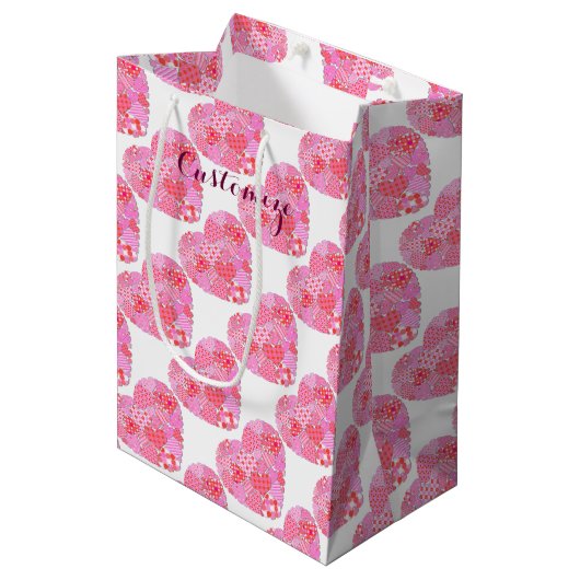 Moyen Patchwork Hearts White Cadeau sac (Devant Angle)