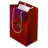 Moyen Rouge comme sac cadeau de flamme (Devant Angle)
