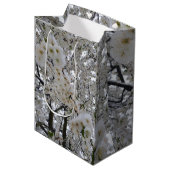 Moyen Sac à Cadeau Fleur de Neige (Devant Angle)
