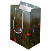 Moyen Sac cadeau Roe in a Meadow (Dos Angle)