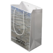 Moyen Sac cadeau Sandy Beach (Dos Angle)