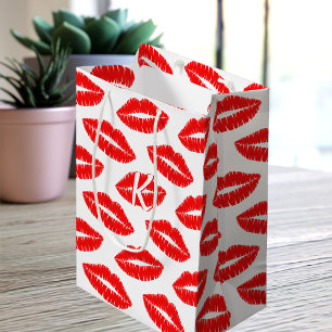 Moyen Sac rouge de cadeau de motif de baiser de rouge à