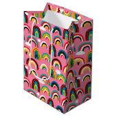 Moyen Tout le sac cadeau Rainbows (Devant Angle)