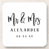 Mr. en Mrs Black Brushed Script Wedding Monogram Bier Onderzetter (Voorkant)