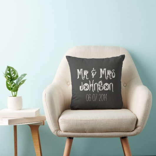 Mr. en Mrs. Black chalkboard bruiloft werpen kusse Kussen (Stoel)