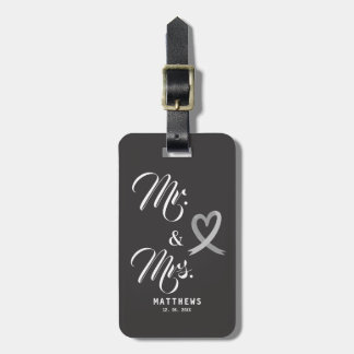Mr. en Mrs Monogram Black and White Wedding Bagagelabel