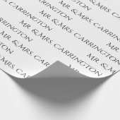 Mr en Mrs Script White Black Wedding Cadeaupapier (Hoek)