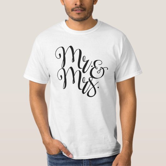 Mr & Mrs Calligraphy T-shirt (Voorkant)