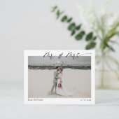 Mr & Mrs (eindelijk) Fun Script Wedding Aankondigi Briefkaart (Staand voorkant)