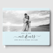 Mr & Mrs Elegant Script Lichtblauw Fotobruiloft Gastenboek (Voorkant)