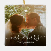 Mr & Mrs Elegant Script Overlay dubbelzijdige foto Keramisch Ornament (Voorkant)