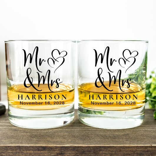 Mr Mrs Hearts bruid bruidegom bruiloft Whisky Glas
