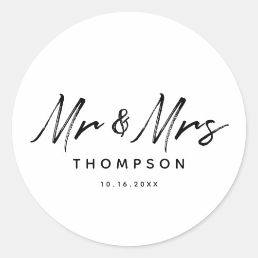 Mr. & Mrs Modern Black White Script Wedding Ronde Sticker (Voorkant)
