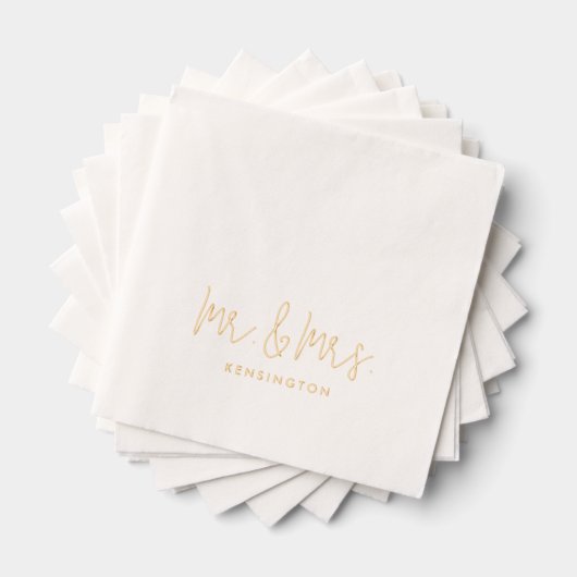 Mr & Mrs Modern Script Custom Name Wedding Gold Folie Servetten (Insitu (Gestapeld))