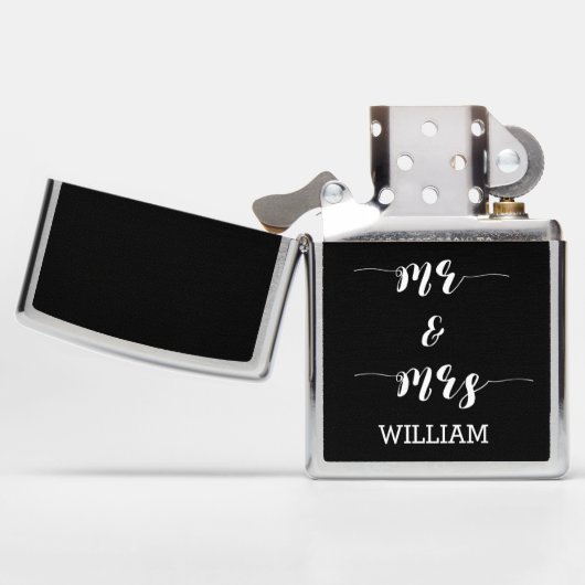 Mr. & Mrs. Personalized Funny Zippo Lighter (Geopend)