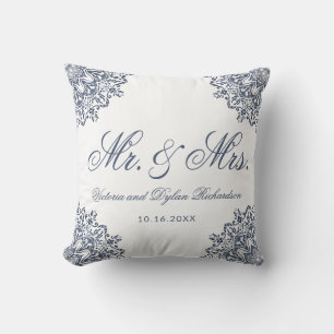 Mr & Mrs Wedding Wit Blauw Elegant Script Kussen